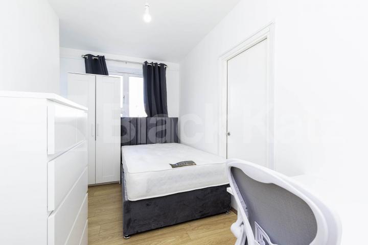 			3 Bedroom, 1 bath, 1 reception Flat			 Robert Street, Camden / Euston